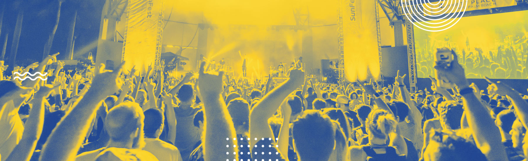 crowded stage at sunfest