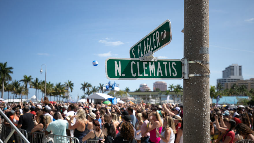flagler and clematis street signs